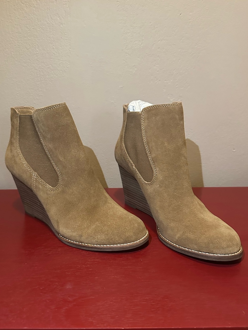 NWOT Lucky Brand Tan Suede Wedge Ankle Booties